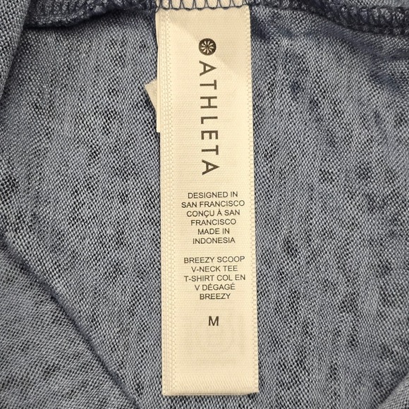 Athleta Top Womens Medium Blue Breezy Scoop V-Neck Leopard Cheetah Active - Picture 7 of 12